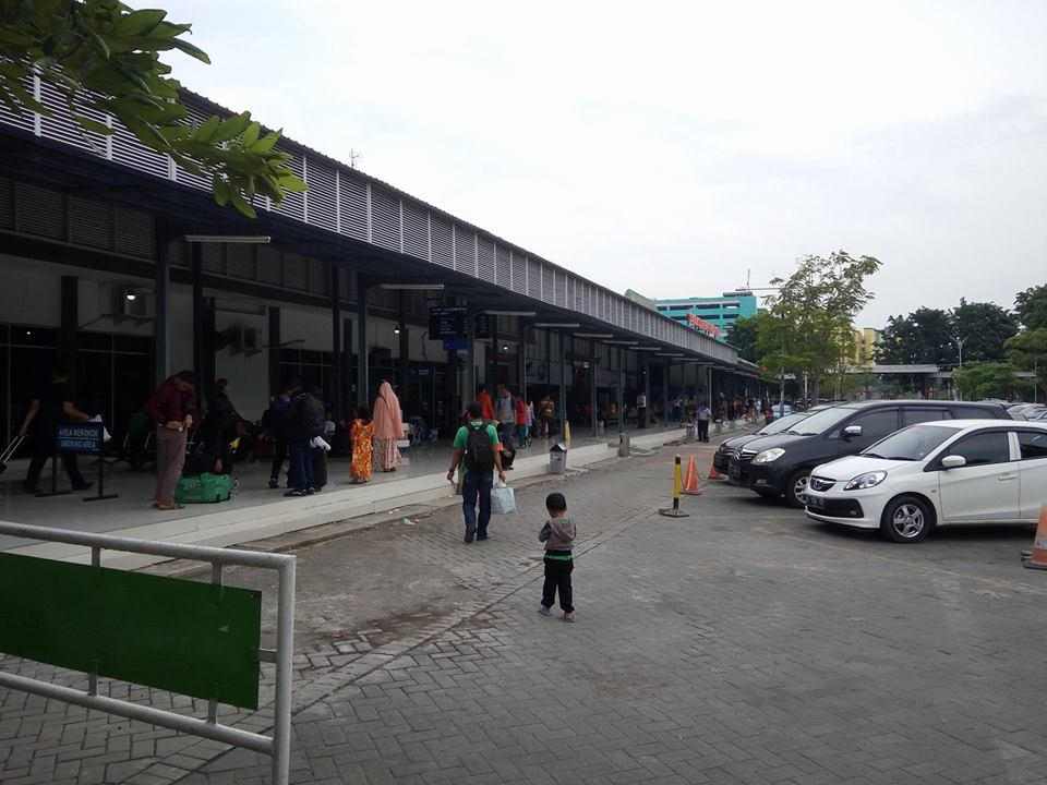 Kereta Api dari Stasiun Pasar Turi ke Stasiun Bandung