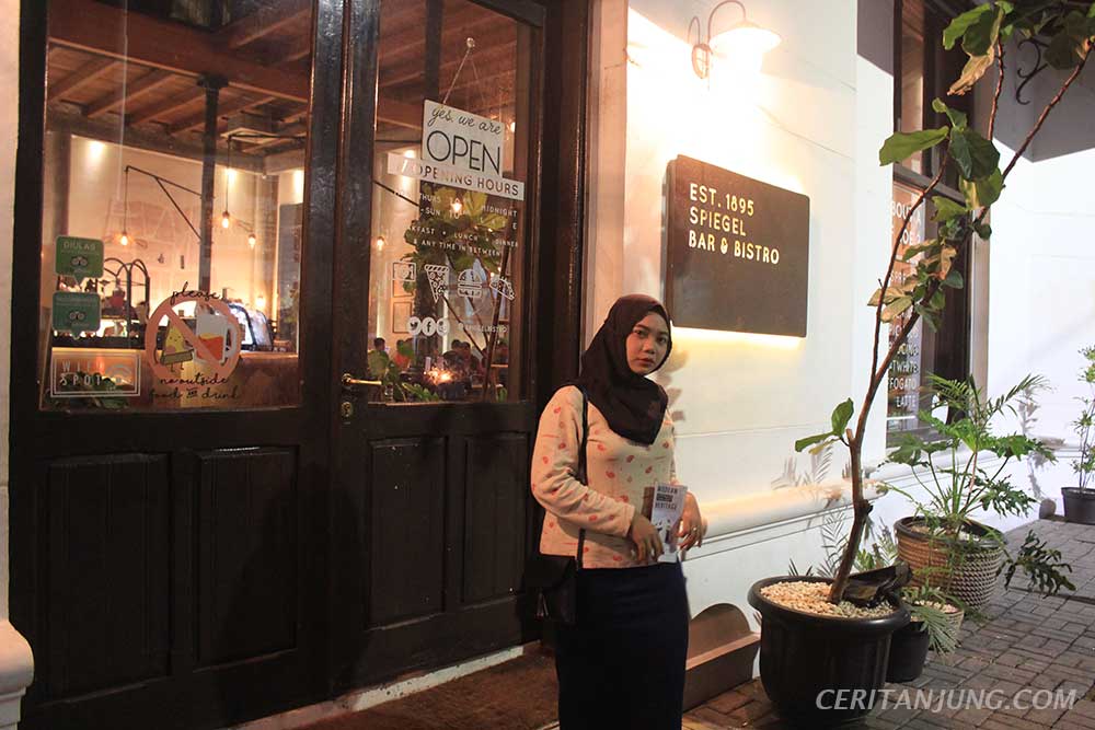 'Spiegel Bar & Bistro' Gaya Khas Eropa di Kota Lama Semarang